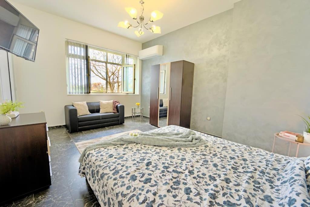 Cozy 1-Bedroom Flat In The Very Center Of Sofia Ngoại thất bức ảnh