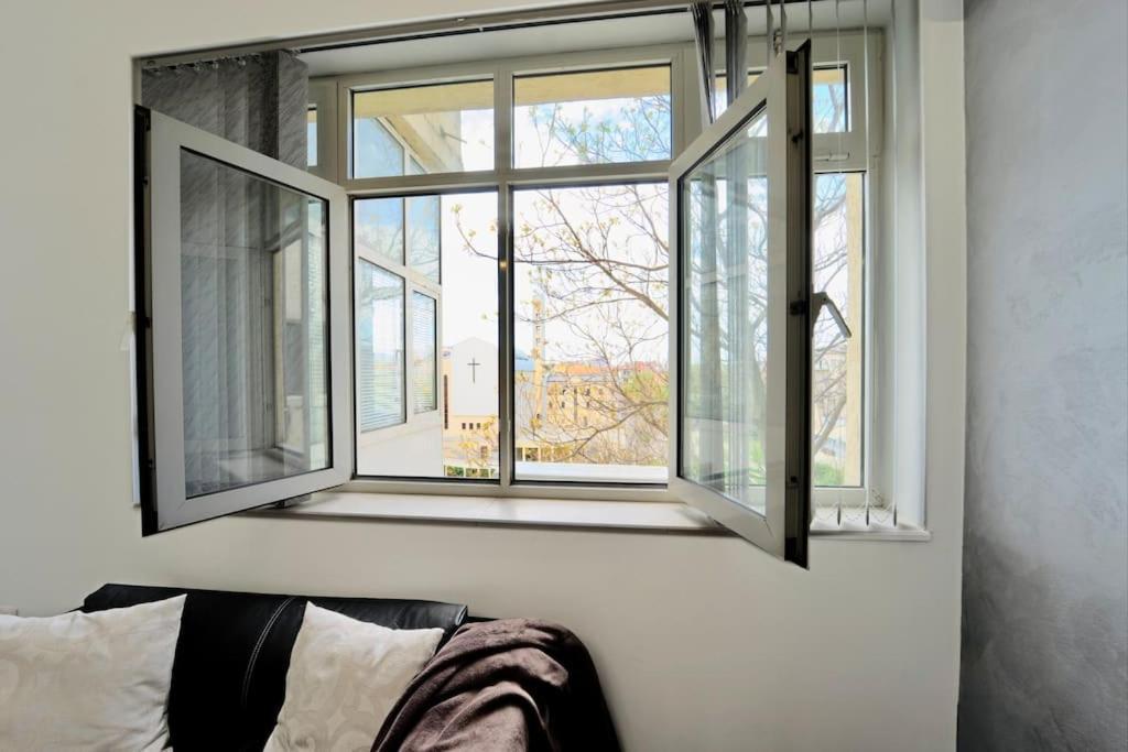 Cozy 1-Bedroom Flat In The Very Center Of Sofia Ngoại thất bức ảnh